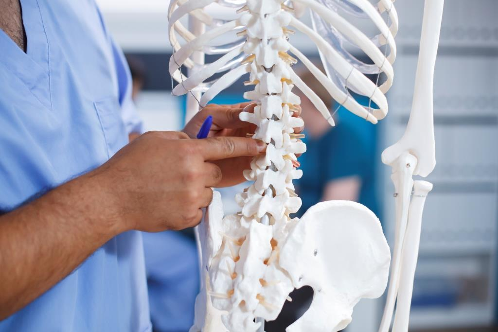 klinik nyeri dan tulang belakang